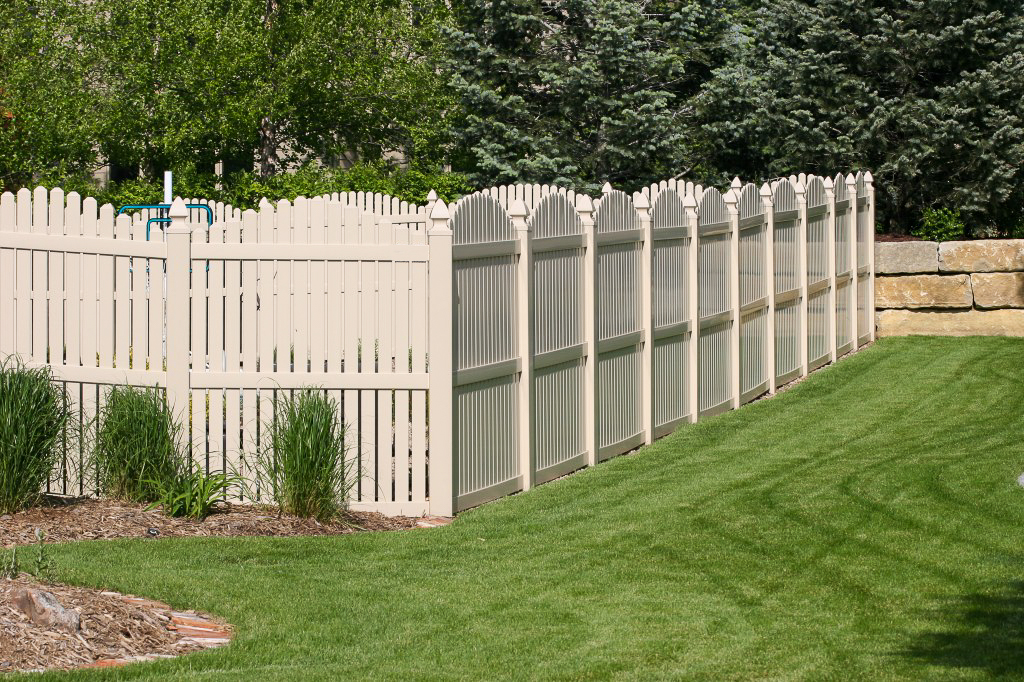 American Fence Company Sioux City, Iowa - Vinyl Fencing, 6' overscallop picket tan 554
